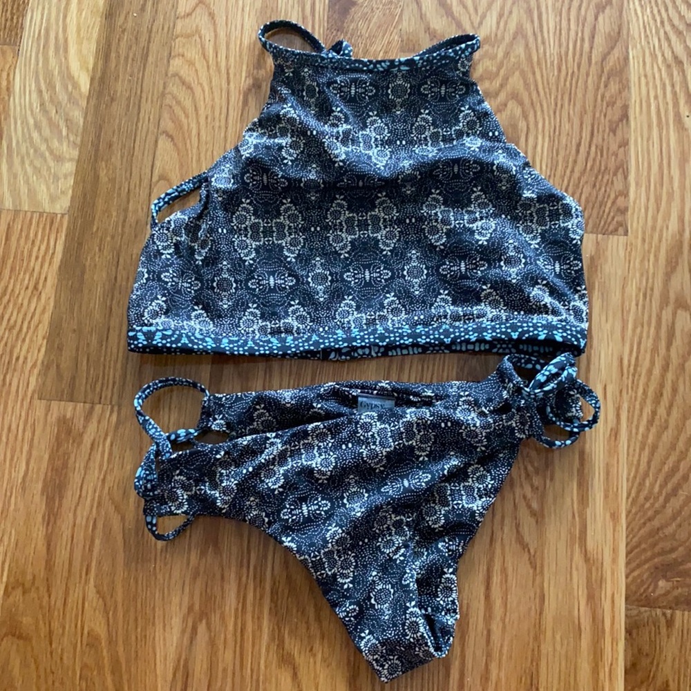 NWOT! Gypsy sand halter neck bikini